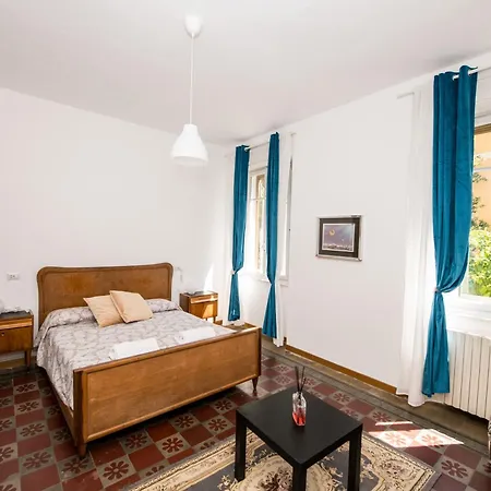 Paruzzi Eleganza Storica A 6 Minuti A Piedi Dal Di Apartment *